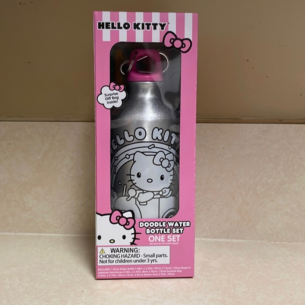 Hello kitty water bottle new in box NIB